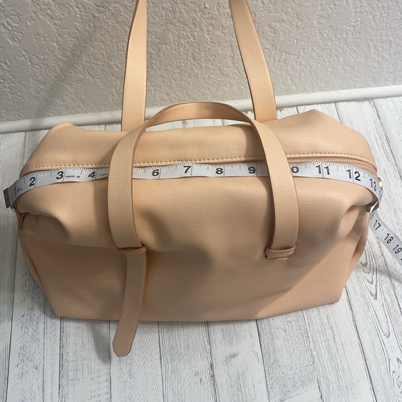 NWOT Pink satchel / Crossbody/ Shoulder bag with matching Sunglasses Case - Picture 10 of 11